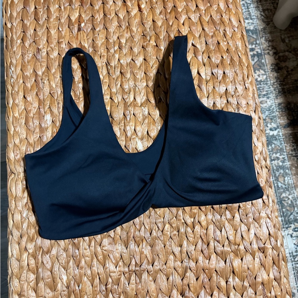 NikeSKIMS Black Twist Front Bralette